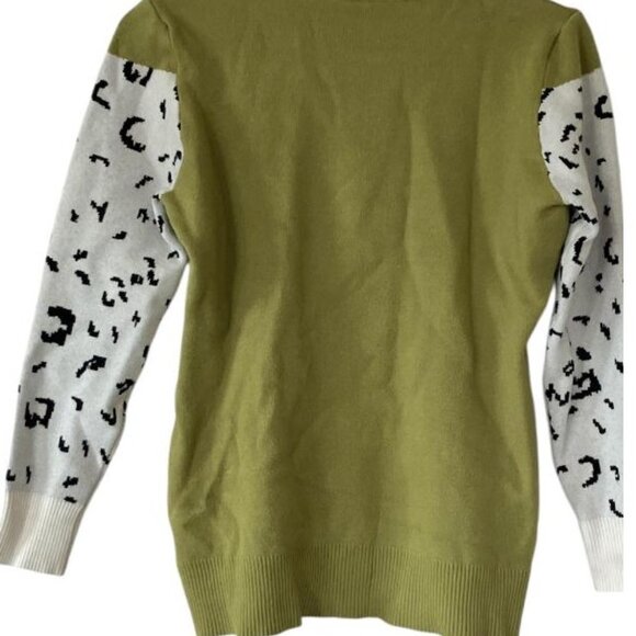 Snow Leopard Crew Neck Sweater - Picture 2 of 3